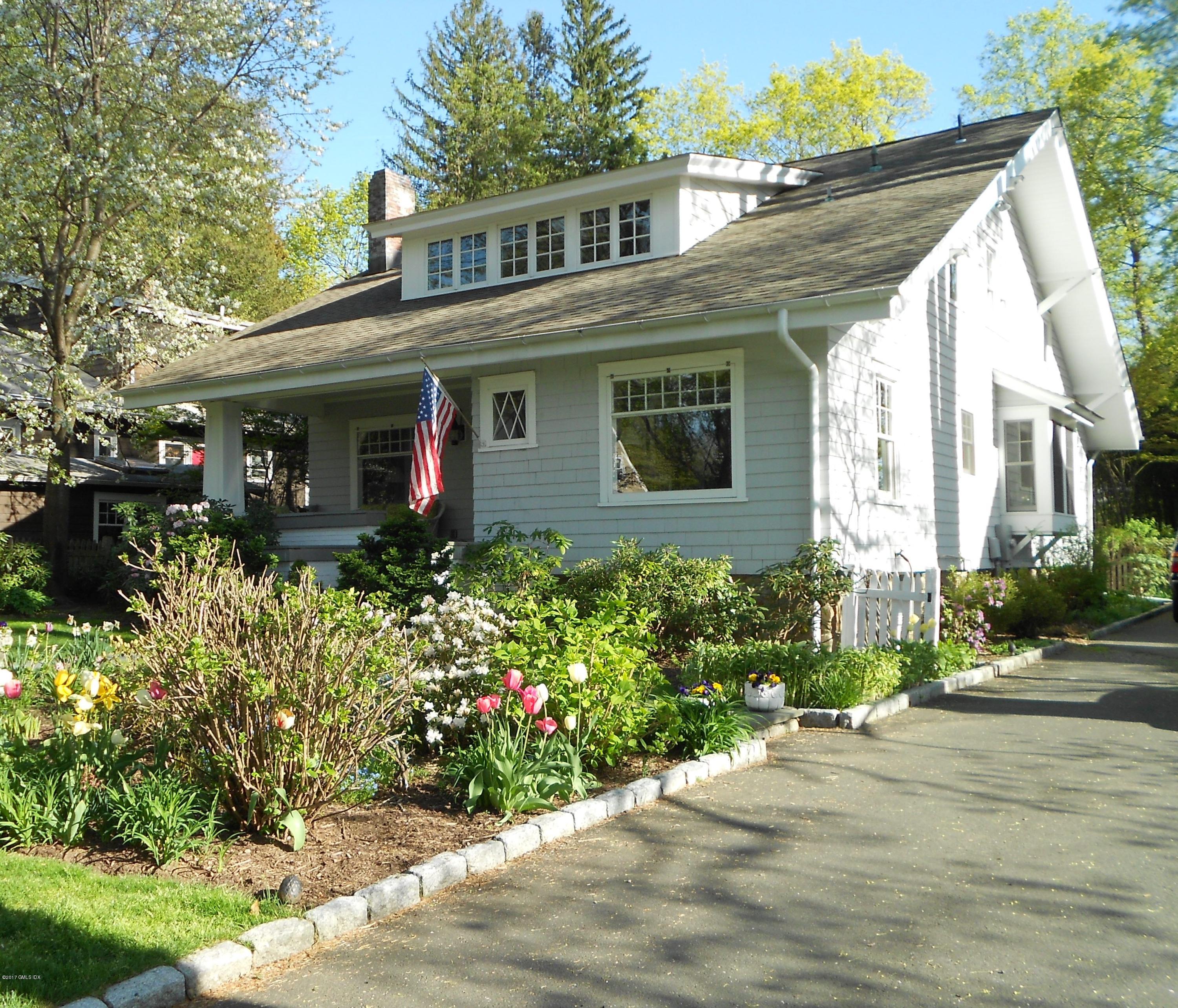30 Chapel Lane Riverside, CT 06878 - Photo 29 of 37 Spring in full bloom
