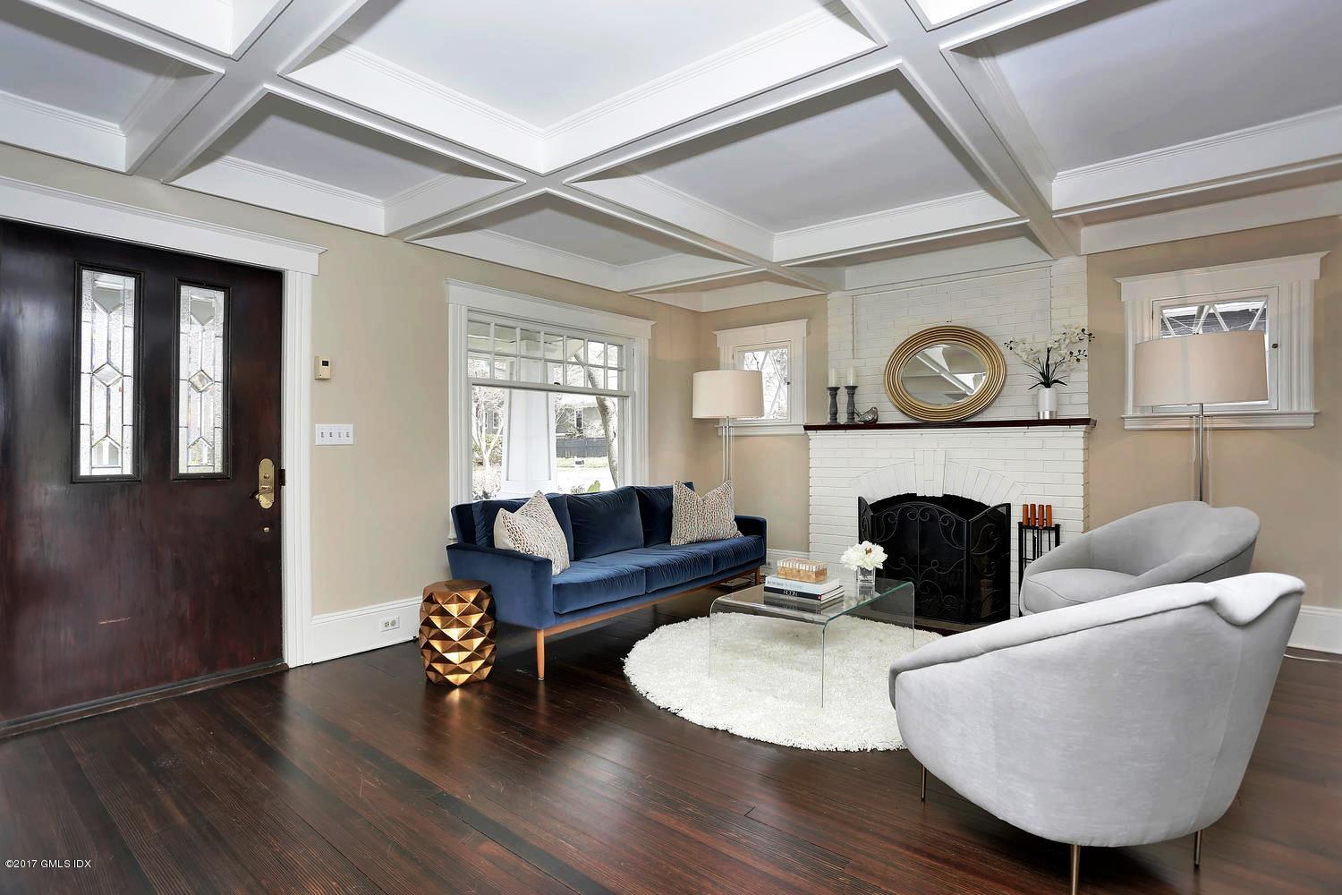 30 Chapel Lane Riverside, CT 06878 - Photo 3 of 37 Working Fireplace in living room