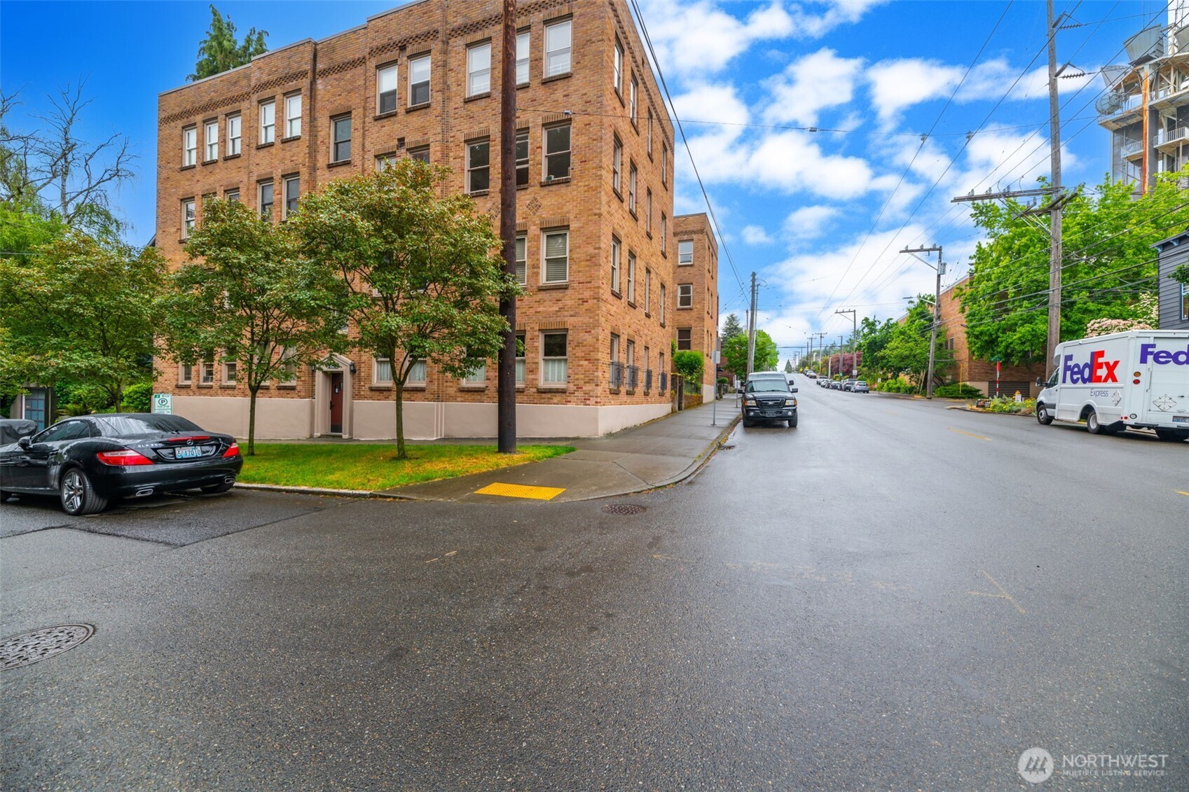 1427 3rd Avenue West, Unit 8 Seattle, WA 98119 - Photo 34 of 35