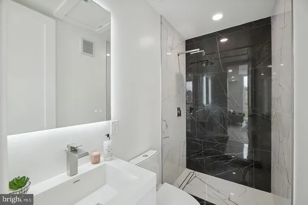 $279,000 | 2213 M Street Northeast, Unit 7, Washington, DC 20002