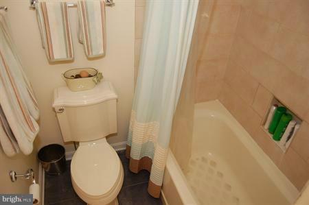 10 Over Ridge Court Potomac, MD 20854 - Photo 13 of 28 Bath