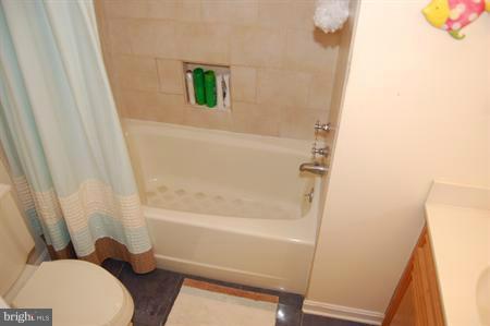 10 Over Ridge Court Potomac, MD 20854 - Photo 9 of 28 Bath