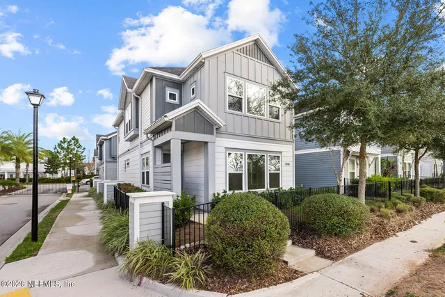 $3,275 | 7400 Beach Walk Place, Jacksonville, FL 32256