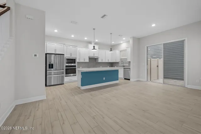 $3,275 | 7400 Beach Walk Place, Jacksonville, FL 32256