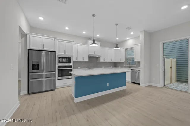 $3,275 | 7400 Beach Walk Place, Jacksonville, FL 32256