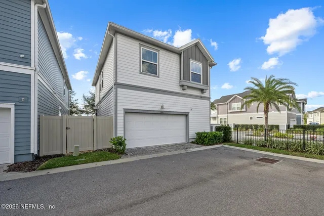 $3,275 | 7400 Beach Walk Place, Jacksonville, FL 32256