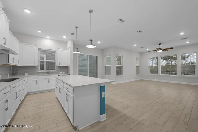 $3,275 | 7400 Beach Walk Place, Jacksonville, FL 32256