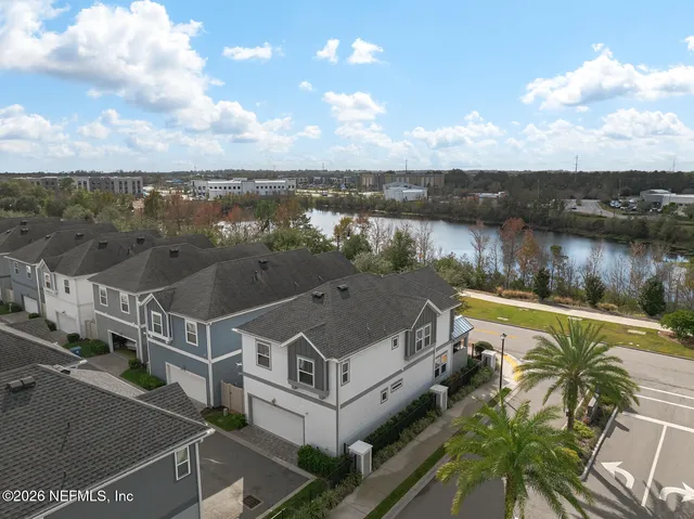 $3,275 | 7400 Beach Walk Place, Jacksonville, FL 32256