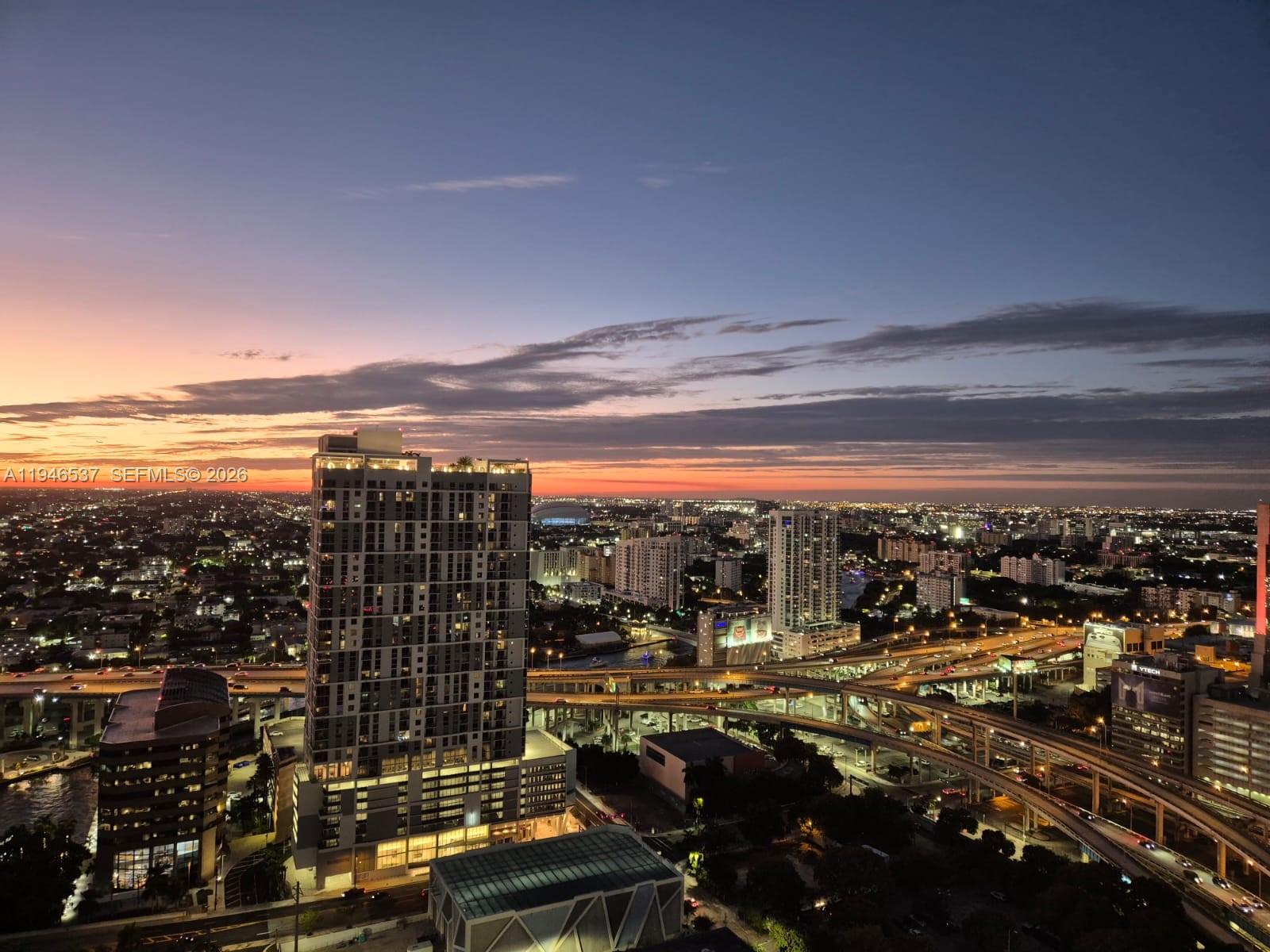 90 Southwest 3rd Street, Unit 3706 Miami, FL 33130 - Photo 17 of 21 a view of a city