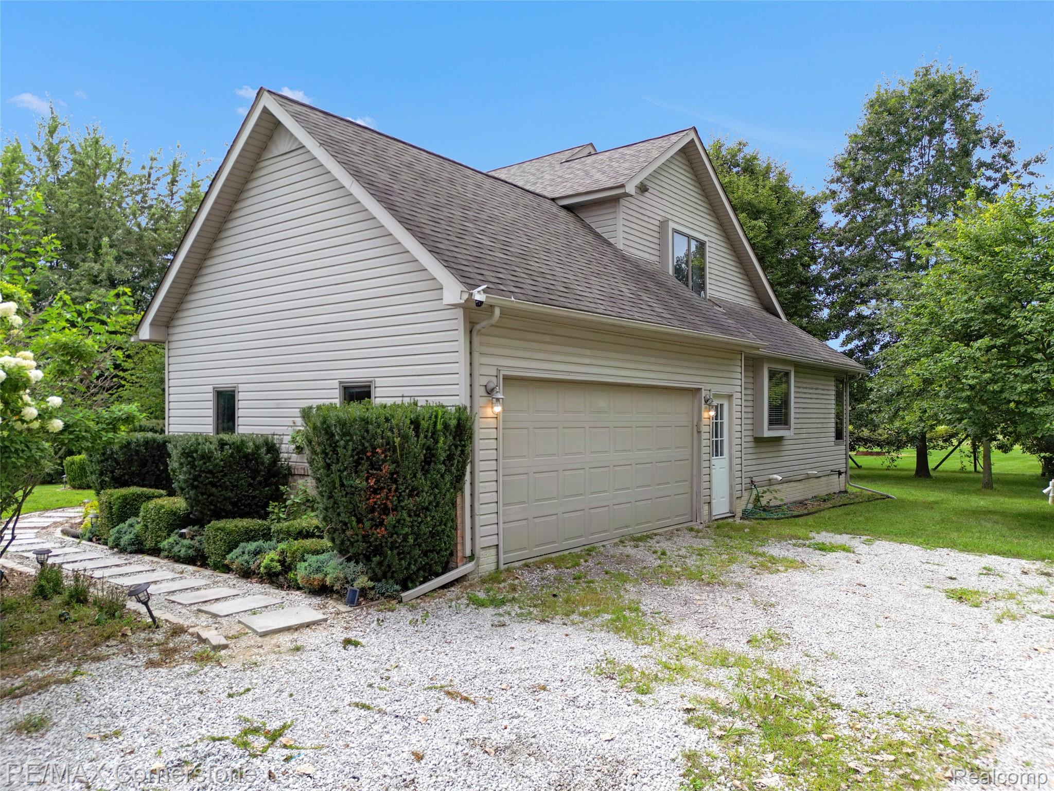 12701 Capernall Road Carleton, MI 48117 - Photo 39 of 62 DJI_0643.jpg