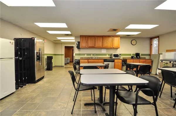 $9,600 | 2550 Boyce Plaza Road, Unit 204, Pittsburgh, PA 15241