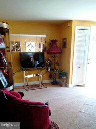 1352 Kenton Road Baltimore, MD 21234 - Photo 6 of 28 Living Room