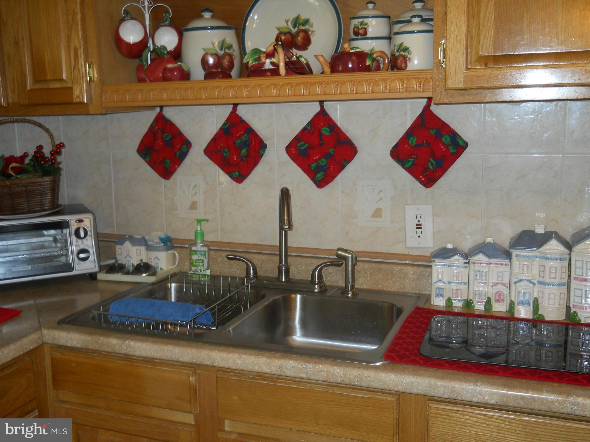 1352 Kenton Road Baltimore, MD 21234 - Photo 9 of 28 Kitchen