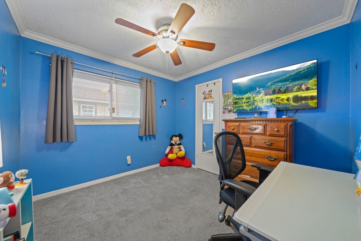 3805 Darling Street Pasadena, TX 77503 - Photo 14 of 23 a room with furniture and window