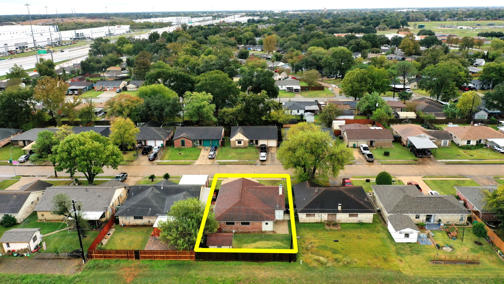 3805 Darling Street Pasadena, TX 77503 - Photo 20 of 23 an aerial view of a pool with a yard