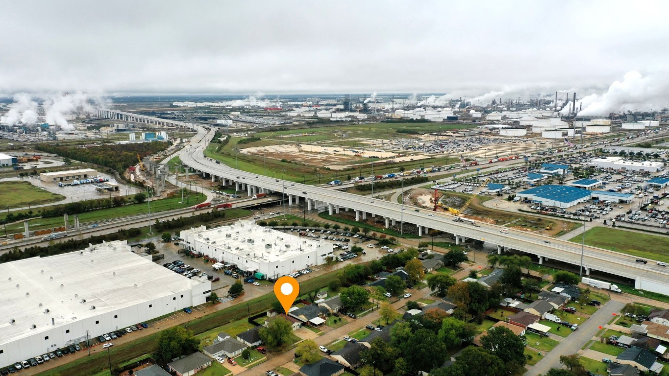 3805 Darling Street Pasadena, TX 77503 - Photo 21 of 23 a view of a city