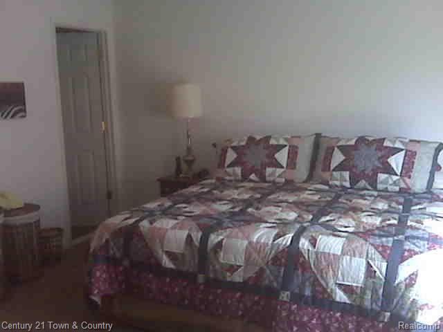 1750 Thomas Court, Unit 215 Rochester, MI 48309 - Photo 4 of 7 Master Bed & bath