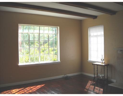 1080 Old Gate Road Blackridge, PA 15235 - Photo 3 of 14 Living Room.