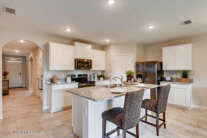 CALI MODEL KITCHEN 1