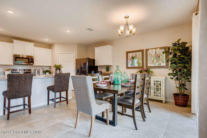 CALI DINING ROOM