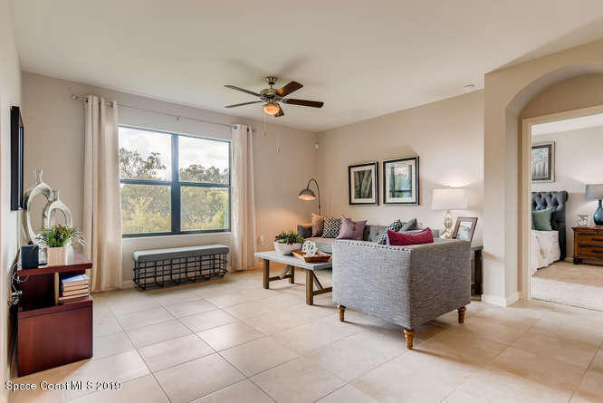 CALI MODEL LIVING ROOM