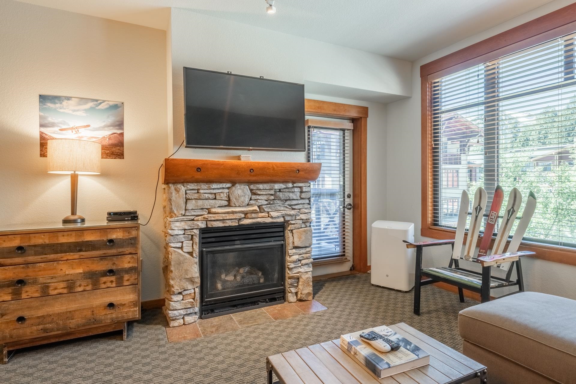 6201 Minaret Road, Unit 2312 Mammoth Lakes, CA 93546 - Photo 2 of 41