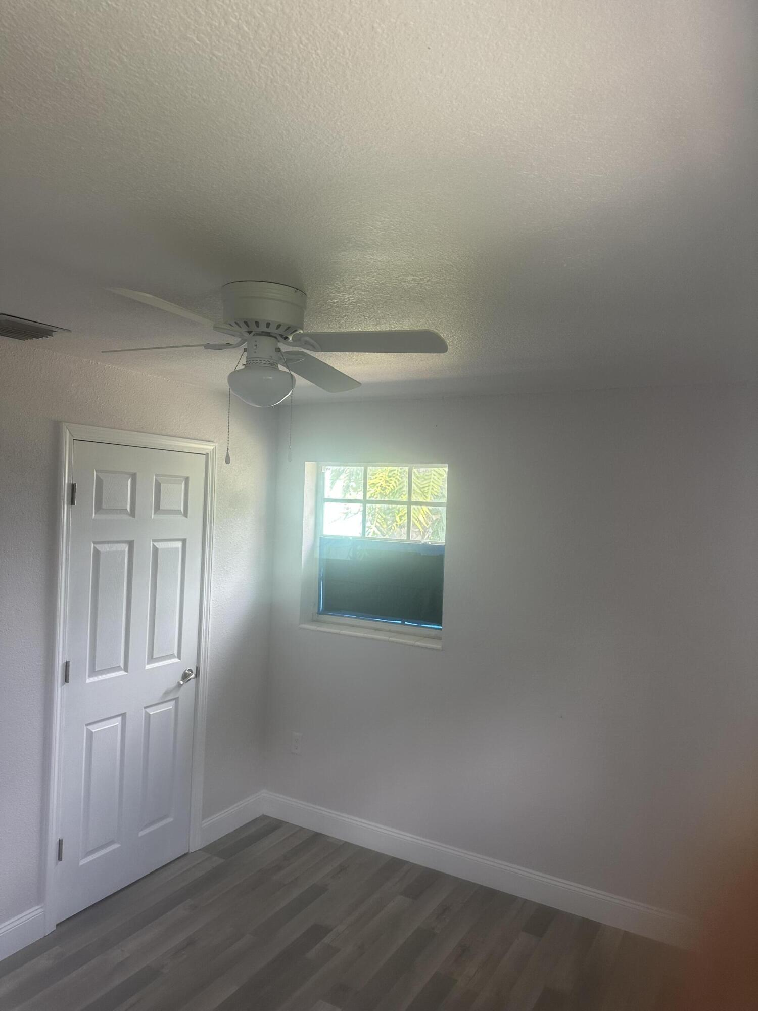 1210 Avenue R Riviera Beach, FL 33404 - Photo 15 of 22 IMG_6863