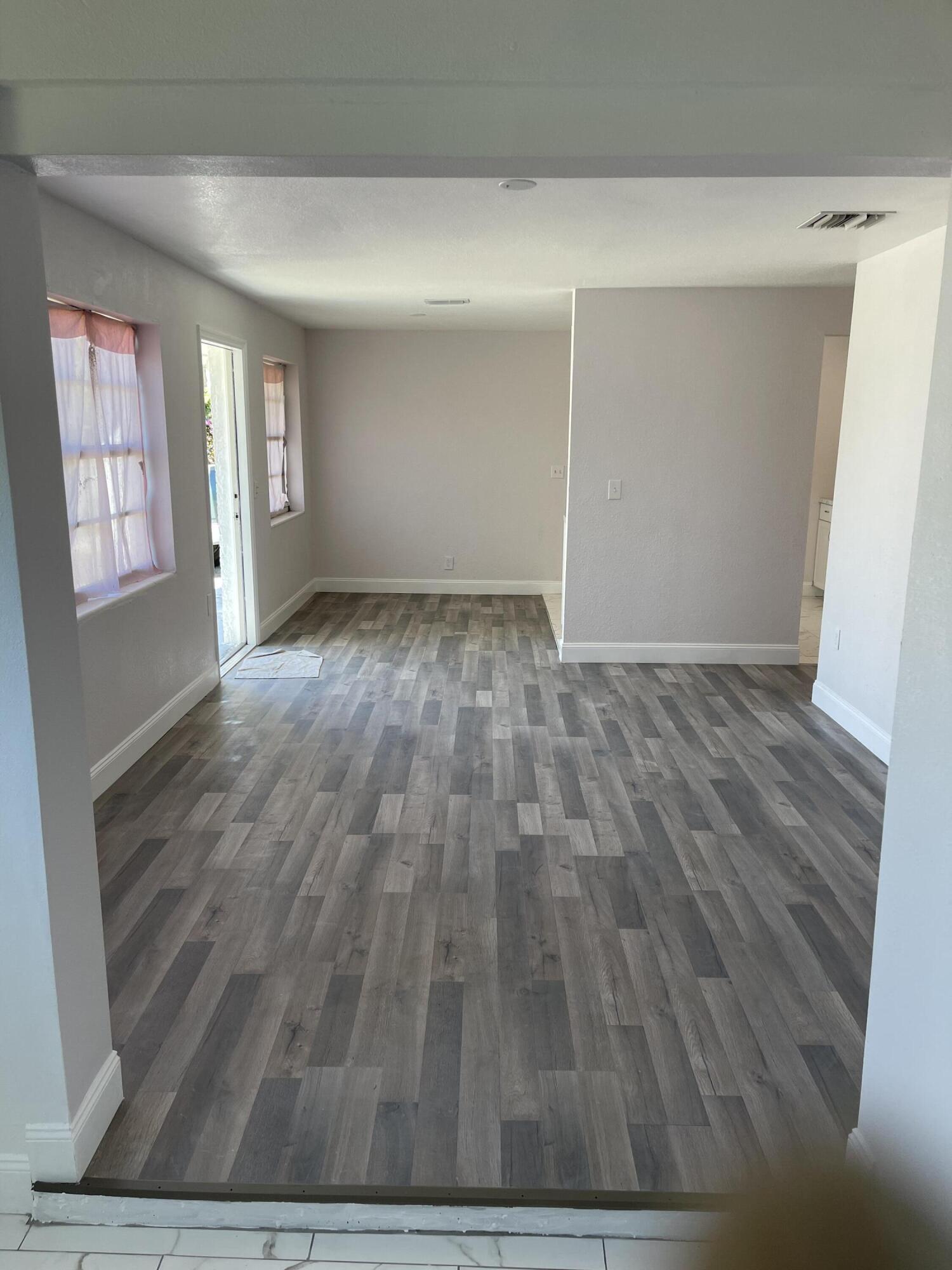 1210 Avenue R Riviera Beach, FL 33404 - Photo 7 of 22 IMG_1373