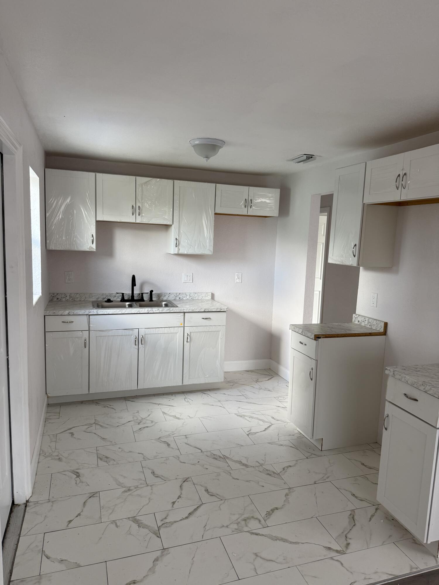 1210 Avenue R Riviera Beach, FL 33404 - Photo 9 of 22 IMG_3371