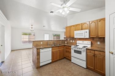 4780 East Goss Road Rimrock, AZ 86335 - Photo 7 of 25 Goss Kitchen 2