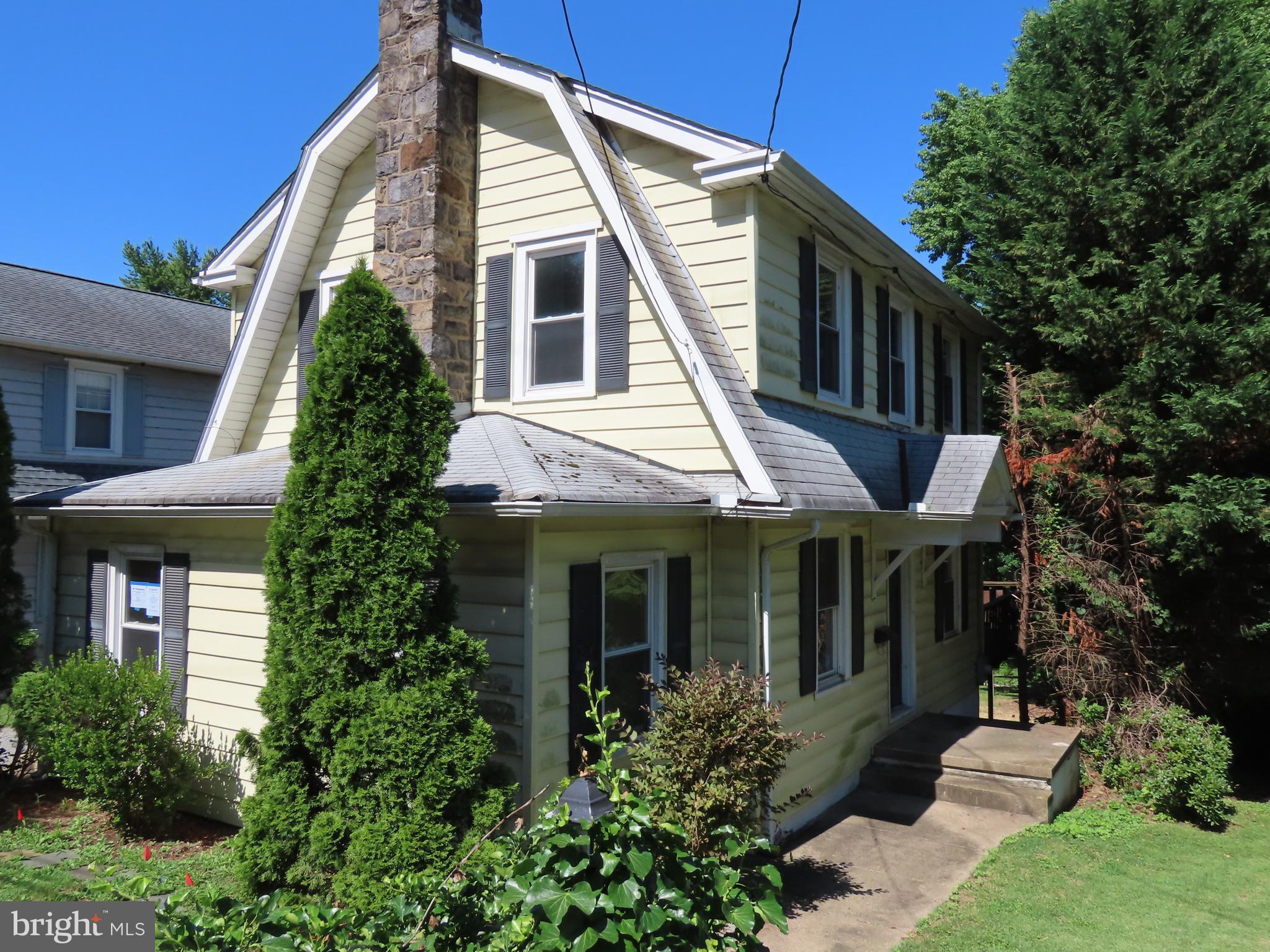 307 Marsh Road Wilmington, DE 19809 - Photo 1 of 15 Left front profile to main entrance into living rm