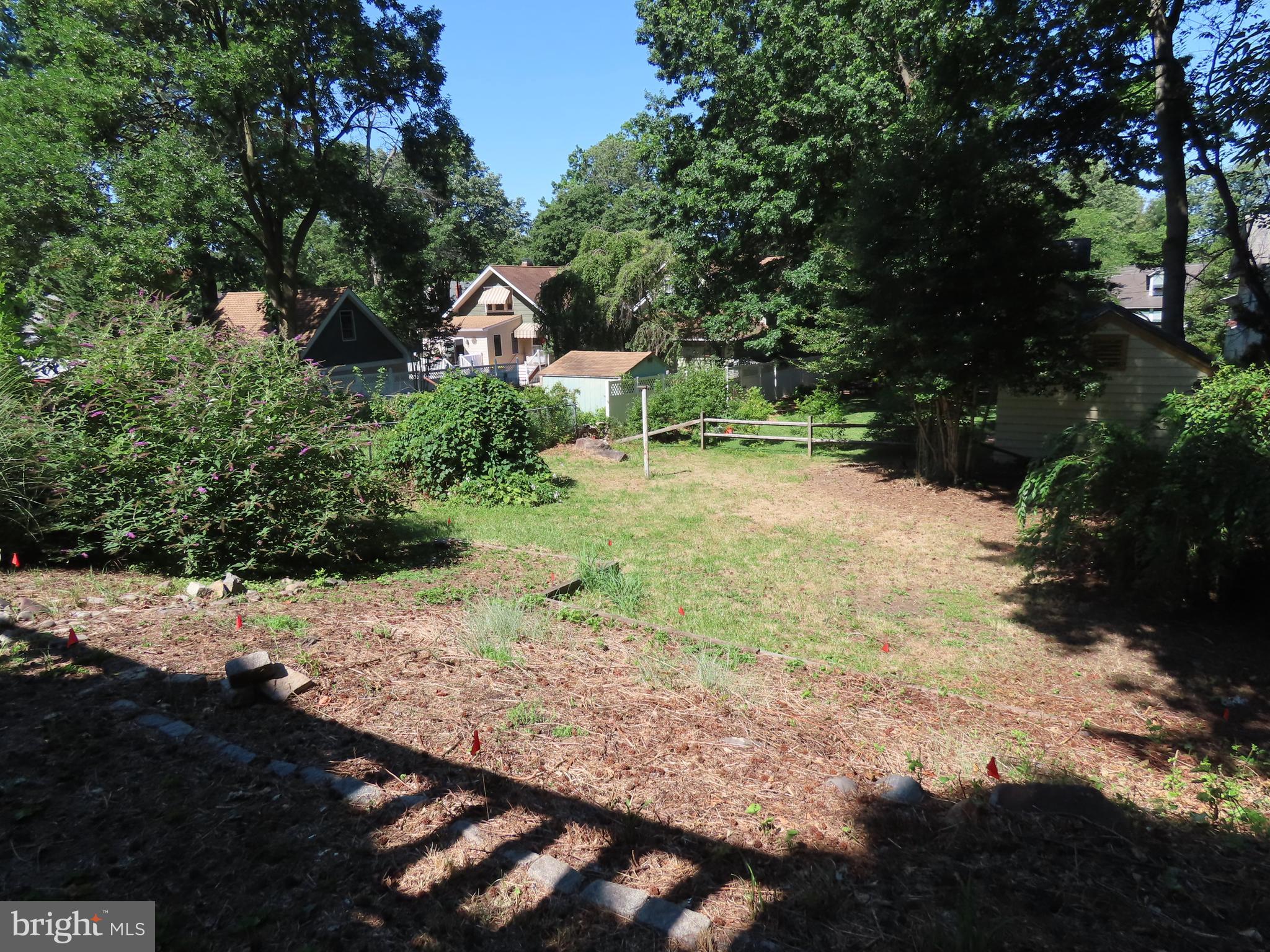 307 Marsh Road Wilmington, DE 19809 - Photo 4 of 15 Back yard