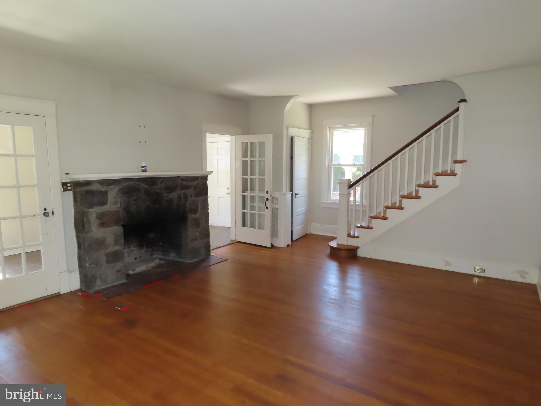 307 Marsh Road Wilmington, DE 19809 - Photo 6 of 15 Living room