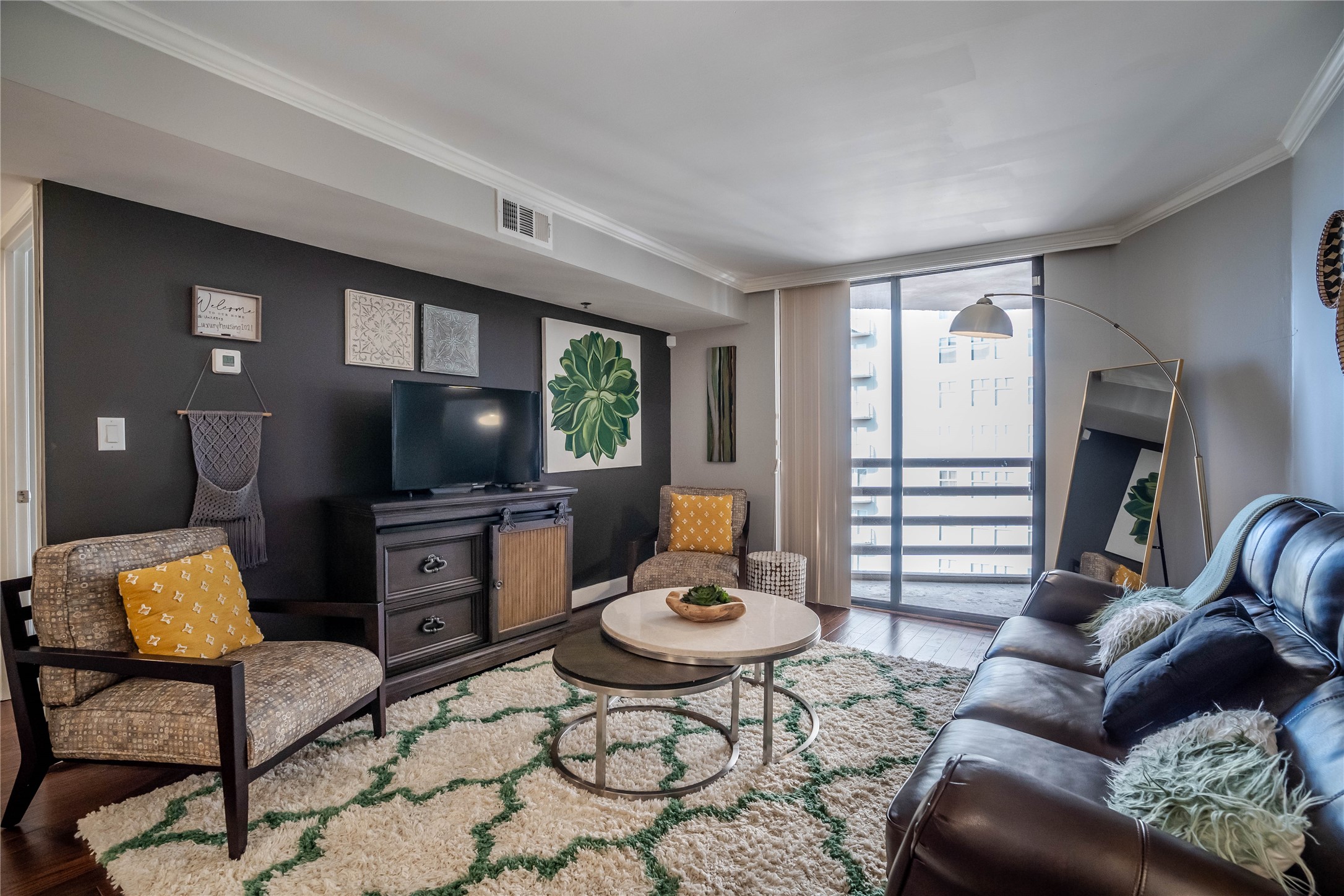 3525 Sage Road, Unit 1313 Houston, TX 77056 - Photo 7 of 21 Gallery Image 7