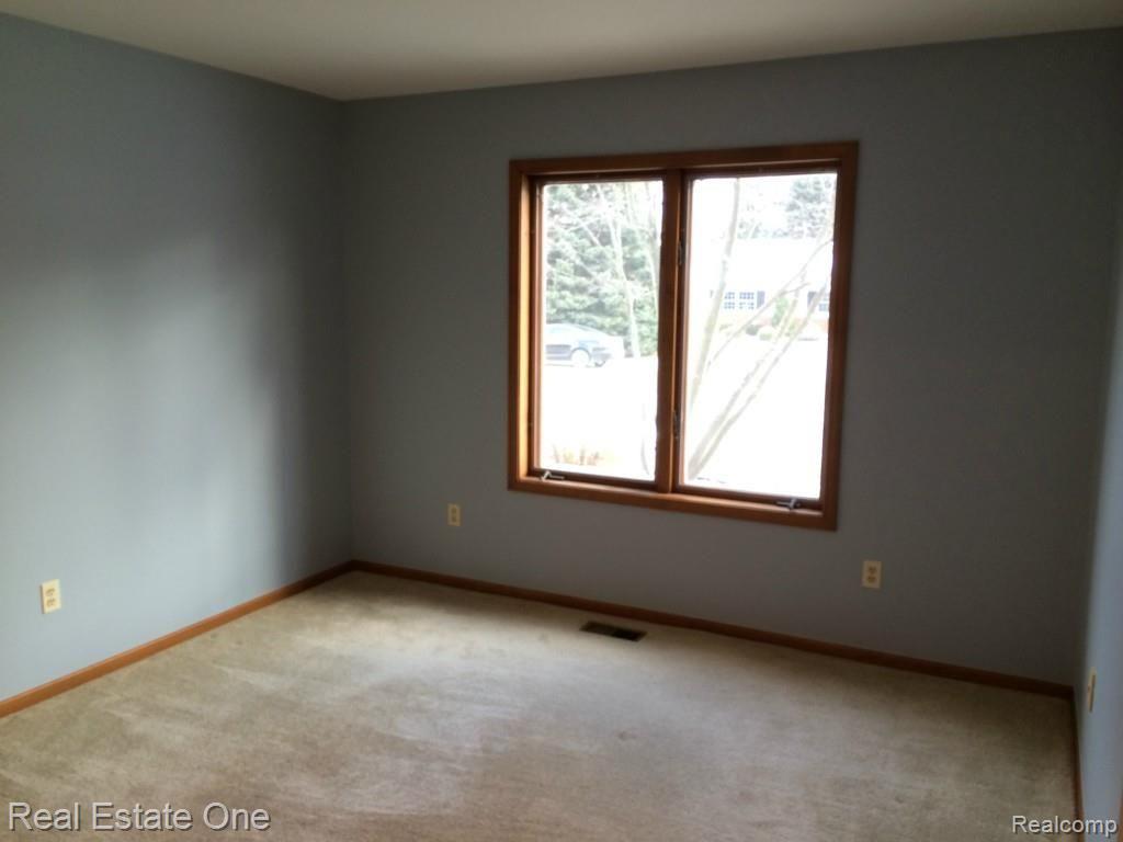750 Leinster Road Rochester, MI 48309 - Photo 23 of 29 IMG_5796.jpg