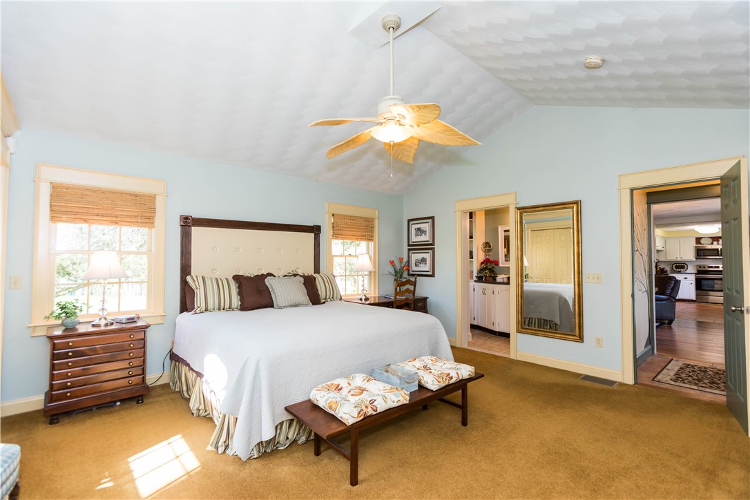 141 Evans Road Glocester, RI 02814 - Photo 18 of 40