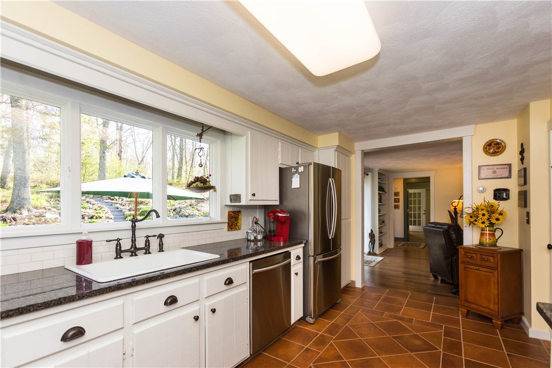 141 Evans Road Glocester, RI 02814 - Photo 5 of 40