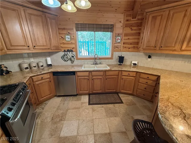 $900,000 | 310 Echo Lane, Las Vegas, NV 89124