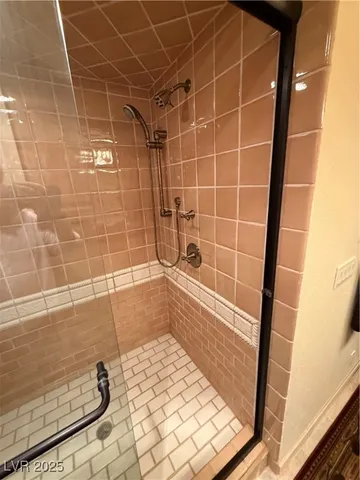 $900,000 | 310 Echo Lane, Las Vegas, NV 89124