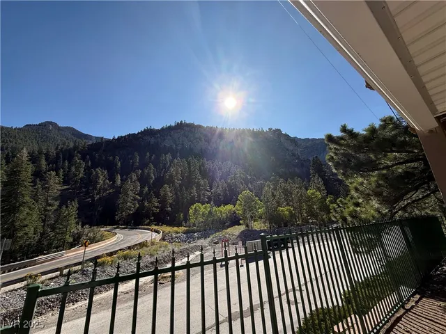 $900,000 | 310 Echo Lane, Las Vegas, NV 89124