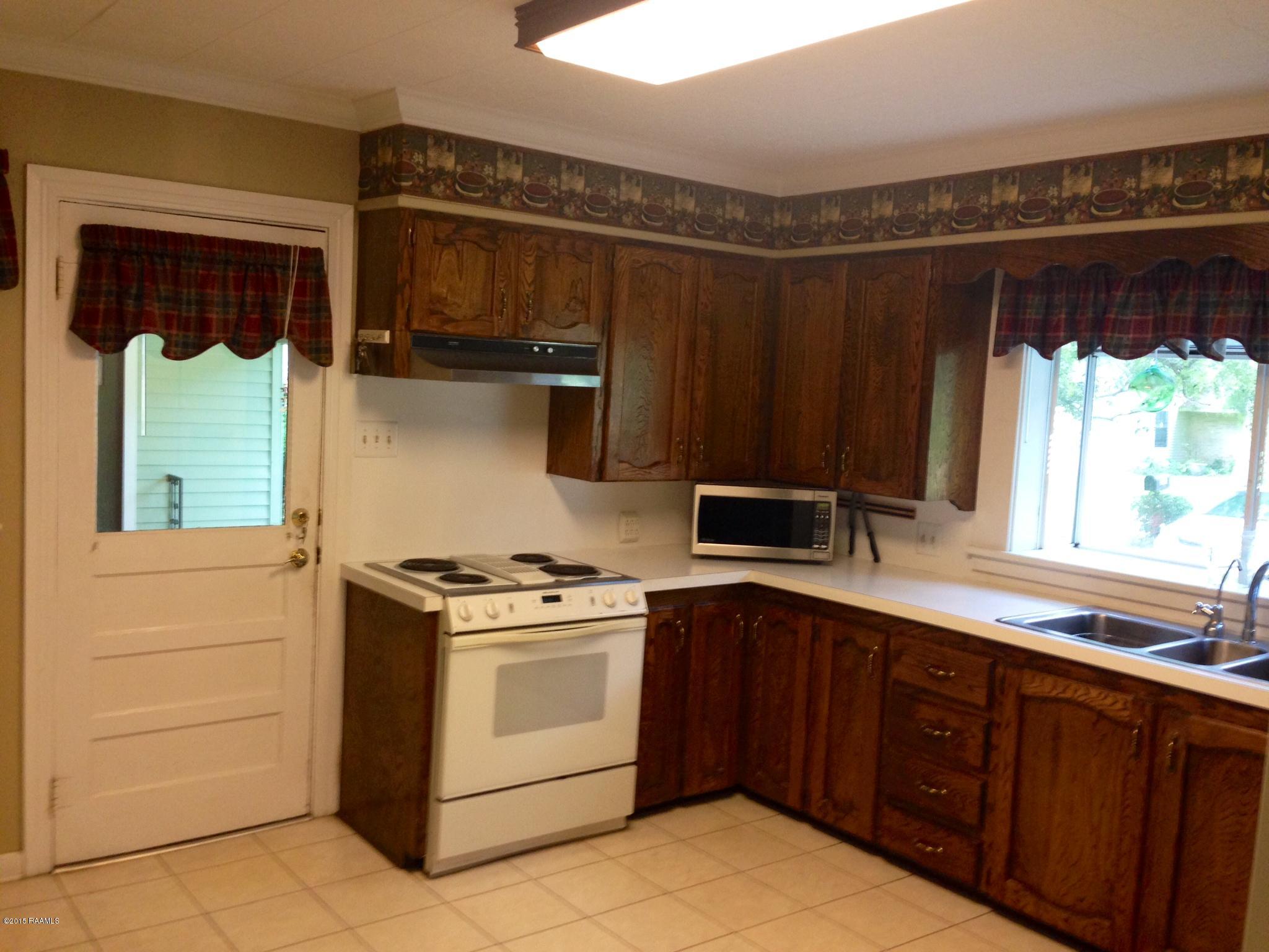318 River Road Lafayette, LA 70501 - Photo 9 of 24 7 (1)