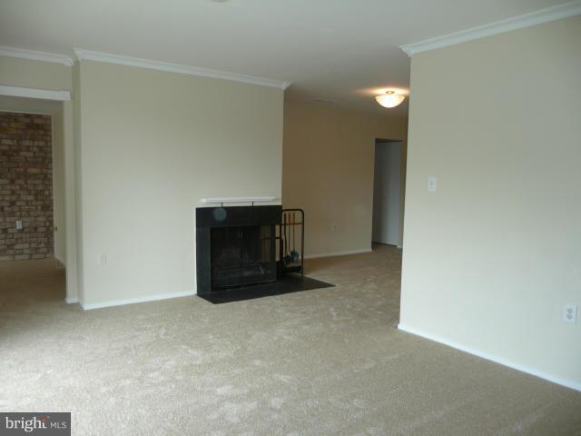 10024 Stedwick Road, Unit 303 Gaithersburg, MD 20886 - Photo 4 of 23 Living Room
