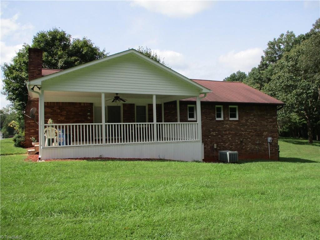1292 Briarcreek Road King, NC 27021 - Photo 4 of 32 Gallery Image 4