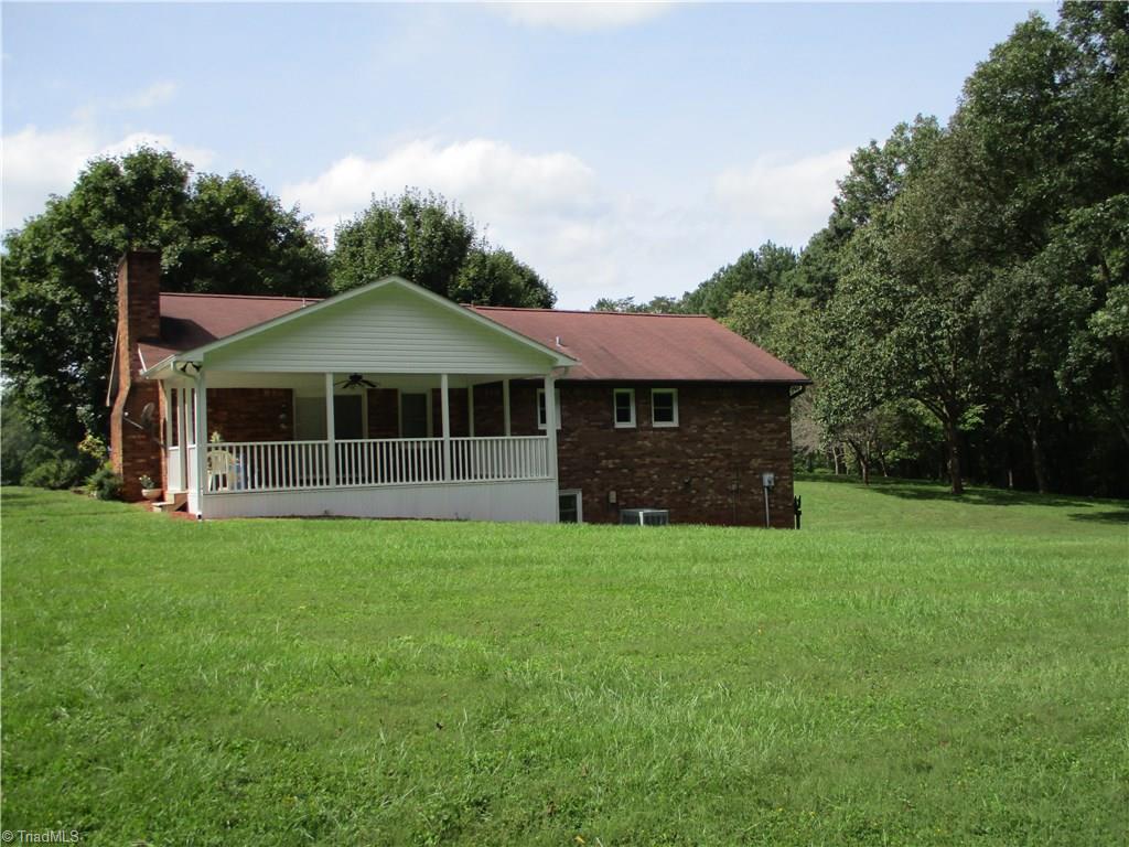 1292 Briarcreek Road King, NC 27021 - Photo 5 of 32 Gallery Image 5