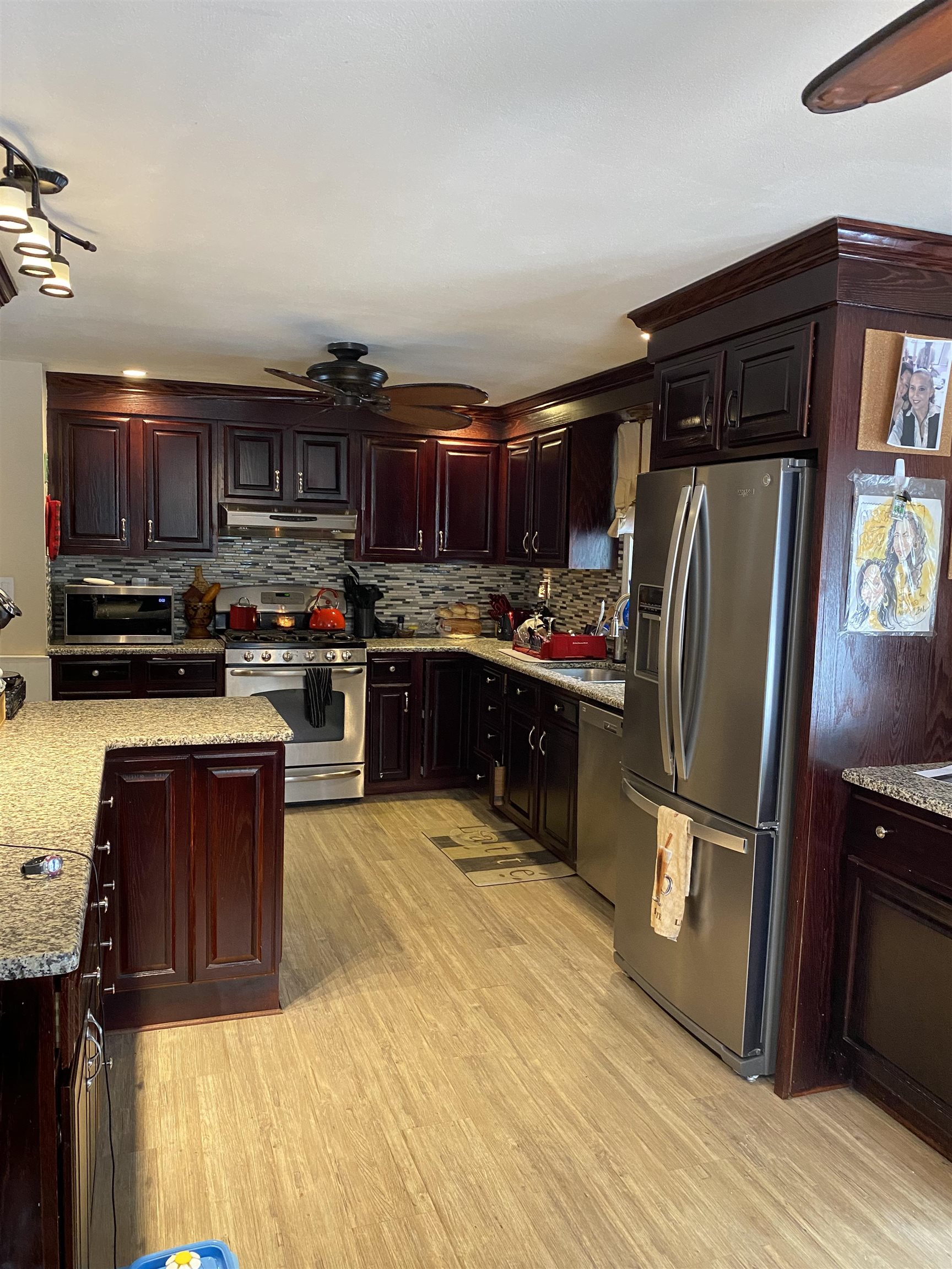 89 Gulf Road Derry, NH 03038 - Photo 3 of 16