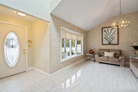 $899,999 | 939 Manor Lane, Bay Shore, NY 11706