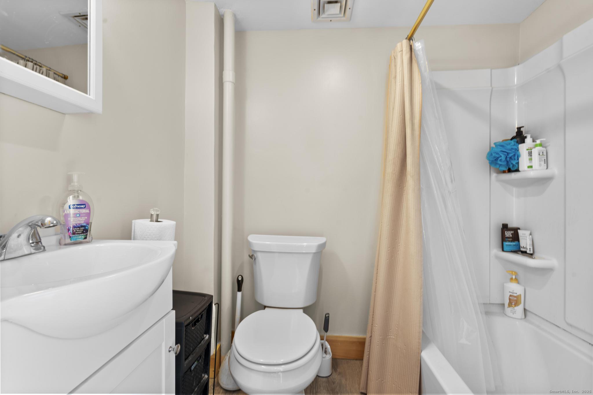 168 Main Street Deep River, CT 06417 - Photo 15 of 27