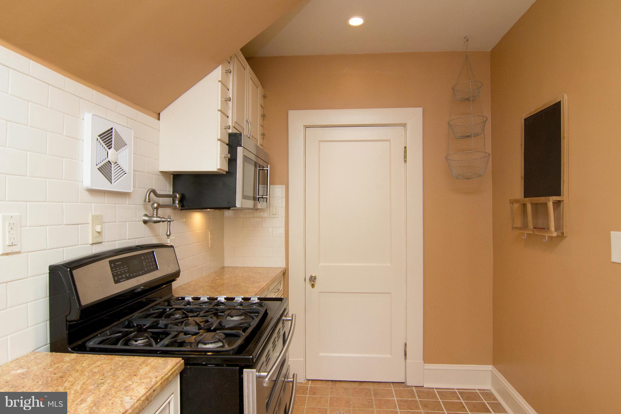 3502 Newland Road Baltimore, MD 21218 - Photo 13 of 29 Kitchen