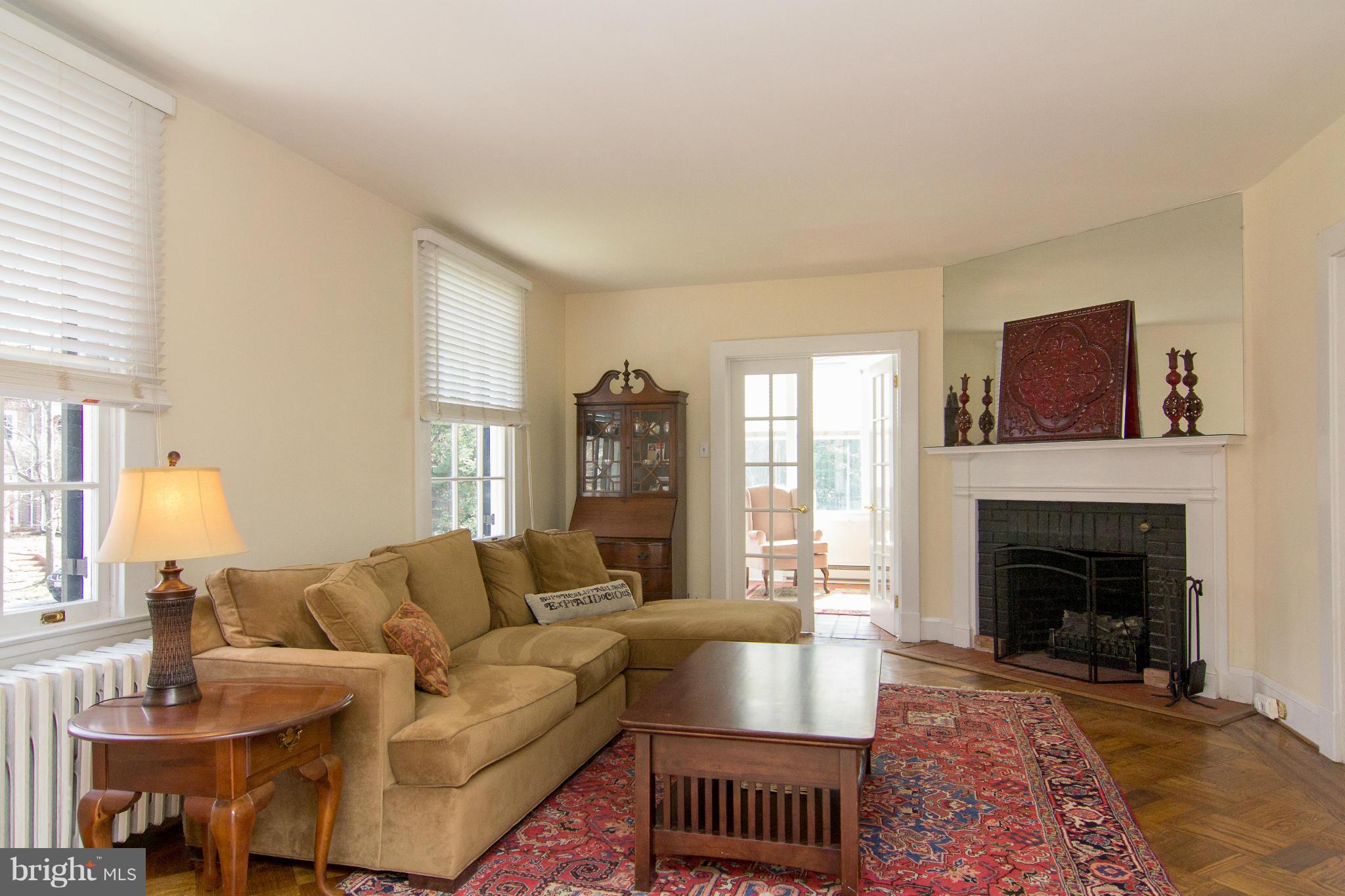 3502 Newland Road Baltimore, MD 21218 - Photo 4 of 29 Living Room