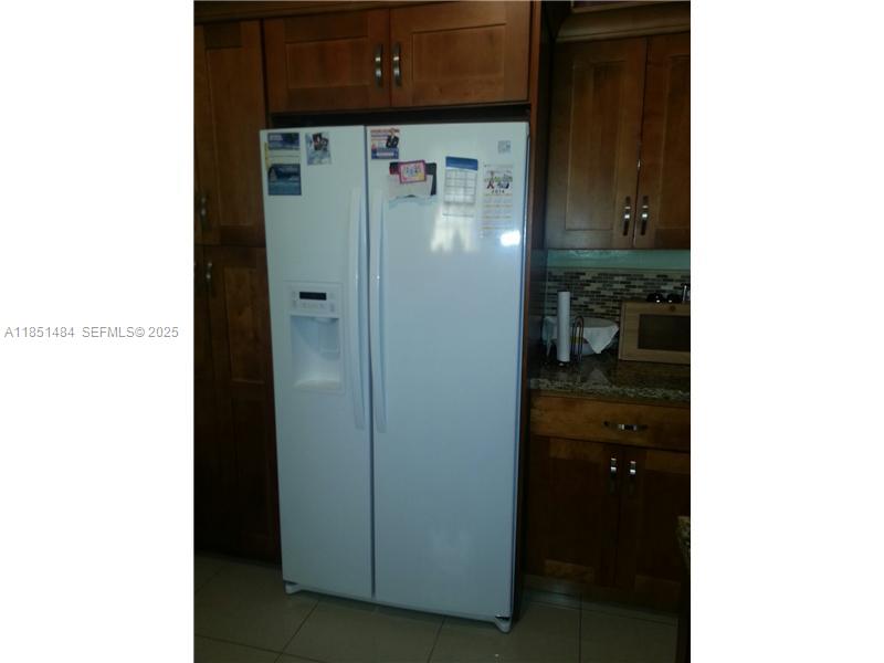 321 Northwest 13th Avenue Miami, FL 33125 - Photo 10 of 13 a close view of a bathroom